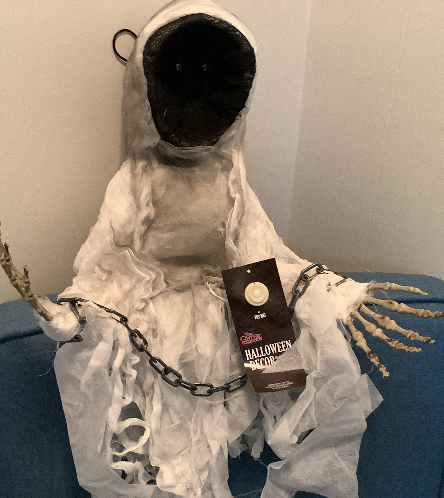 Small Faceless Spectre in Chains