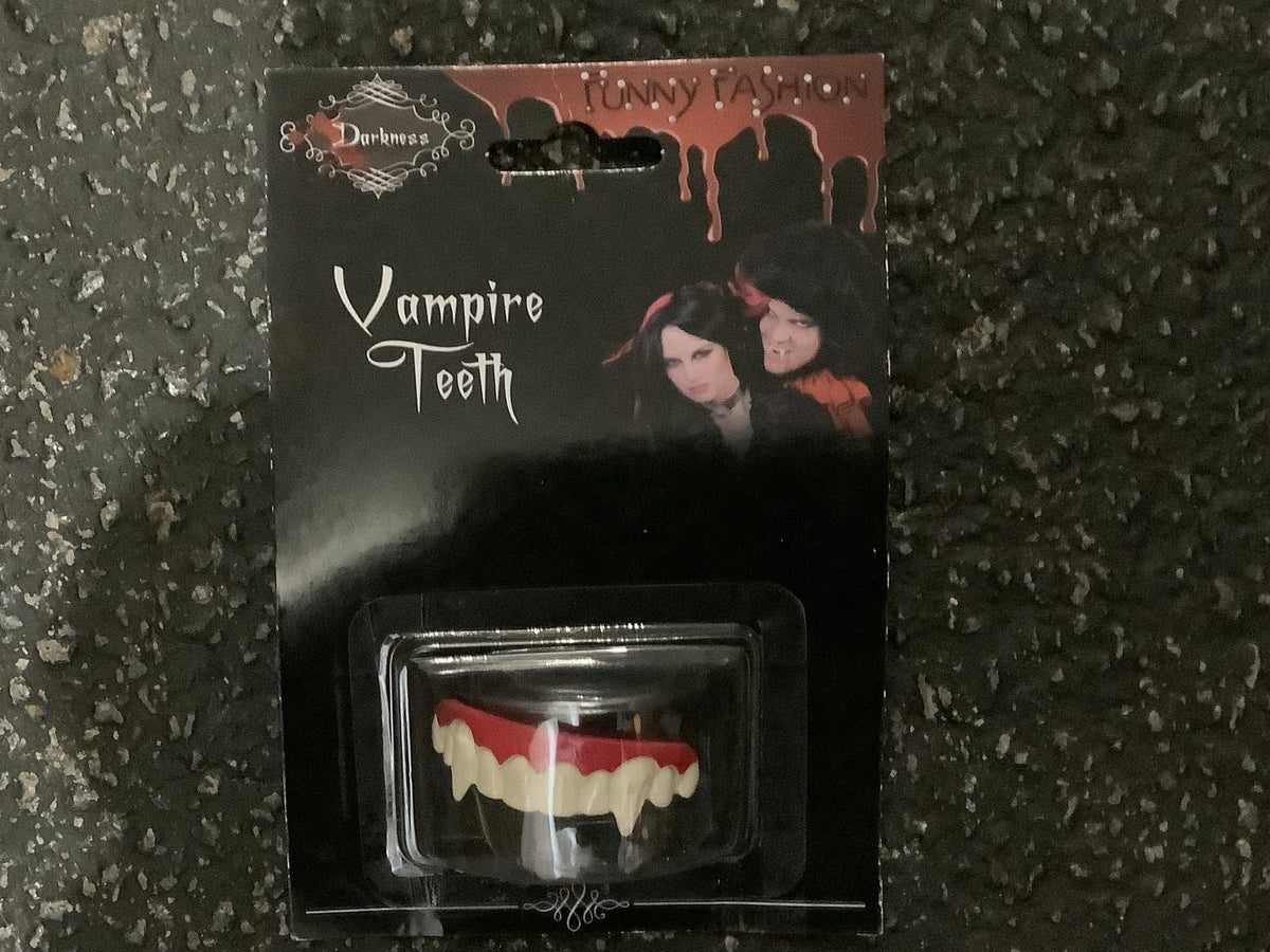 Vampire Teeth - Short