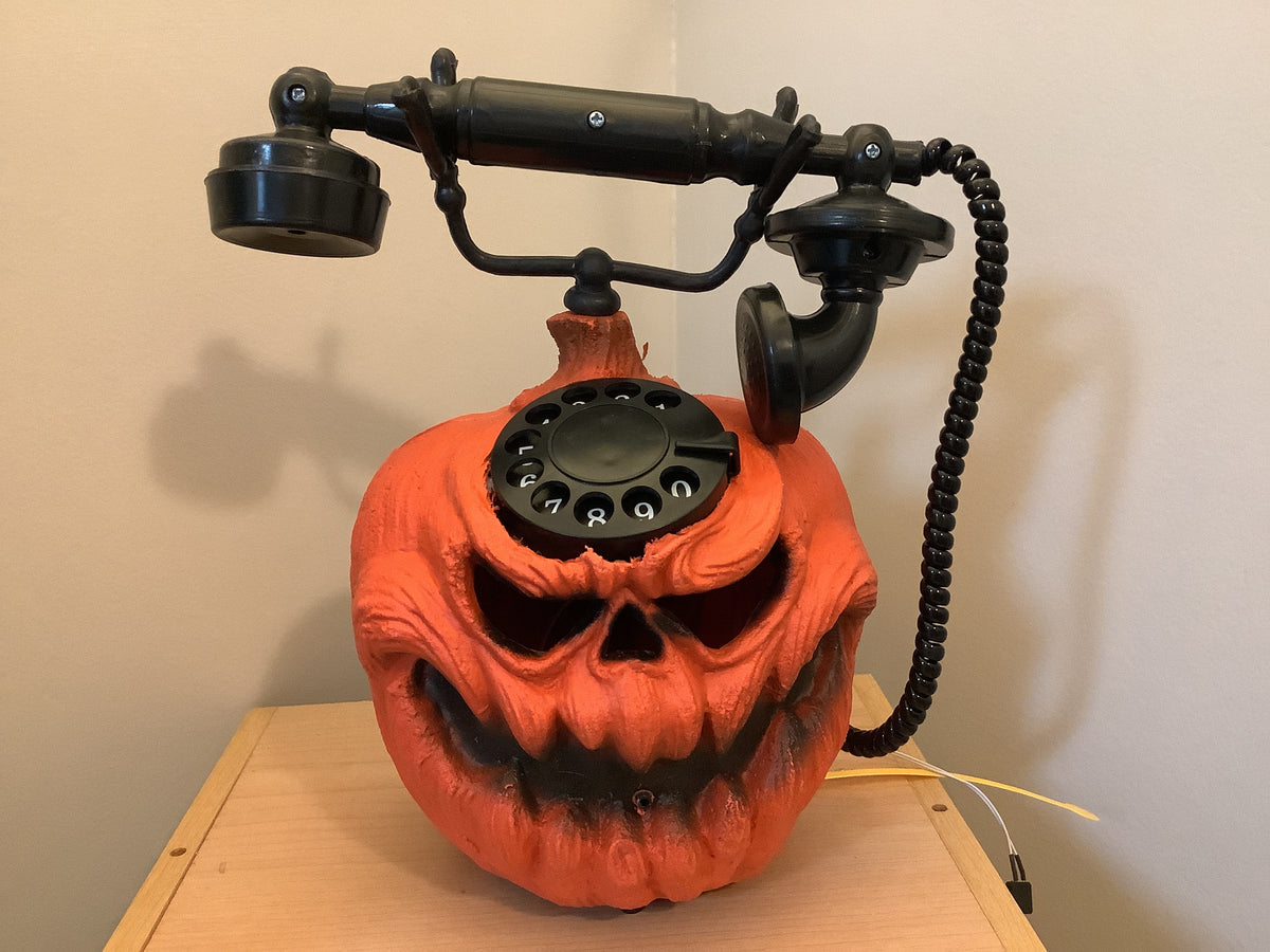 Talking Pumpkin Telephone (4 sayings)
