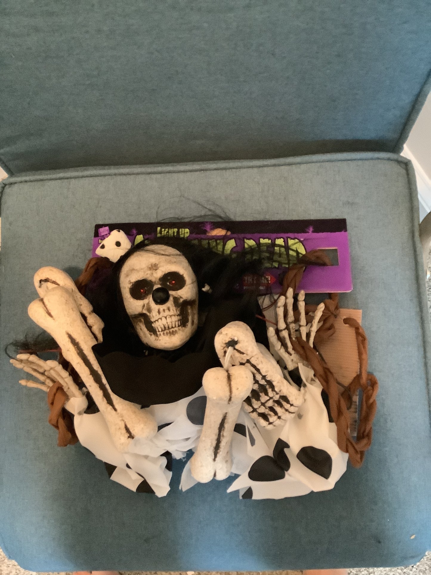 Light Up Swinging Dead Witch