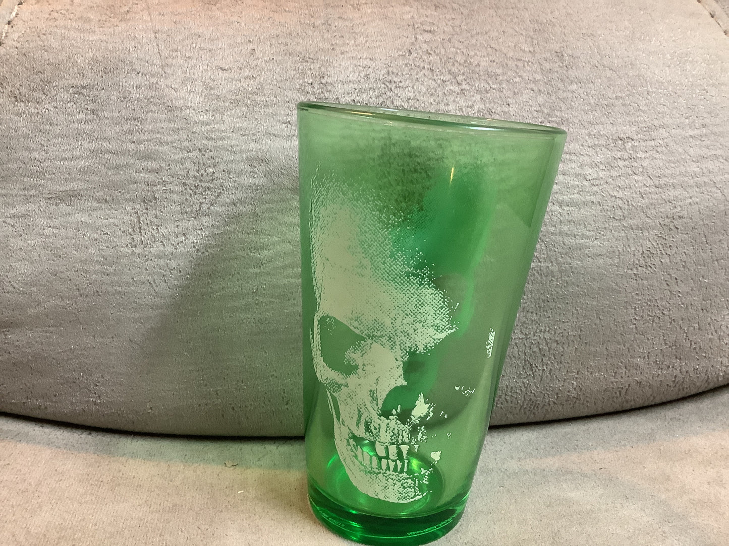 Glow In the Dark Skull Pint Glass