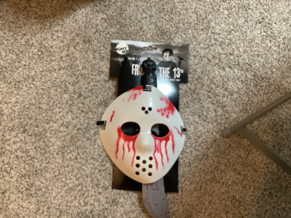 Friday the 13th Mask & Knife