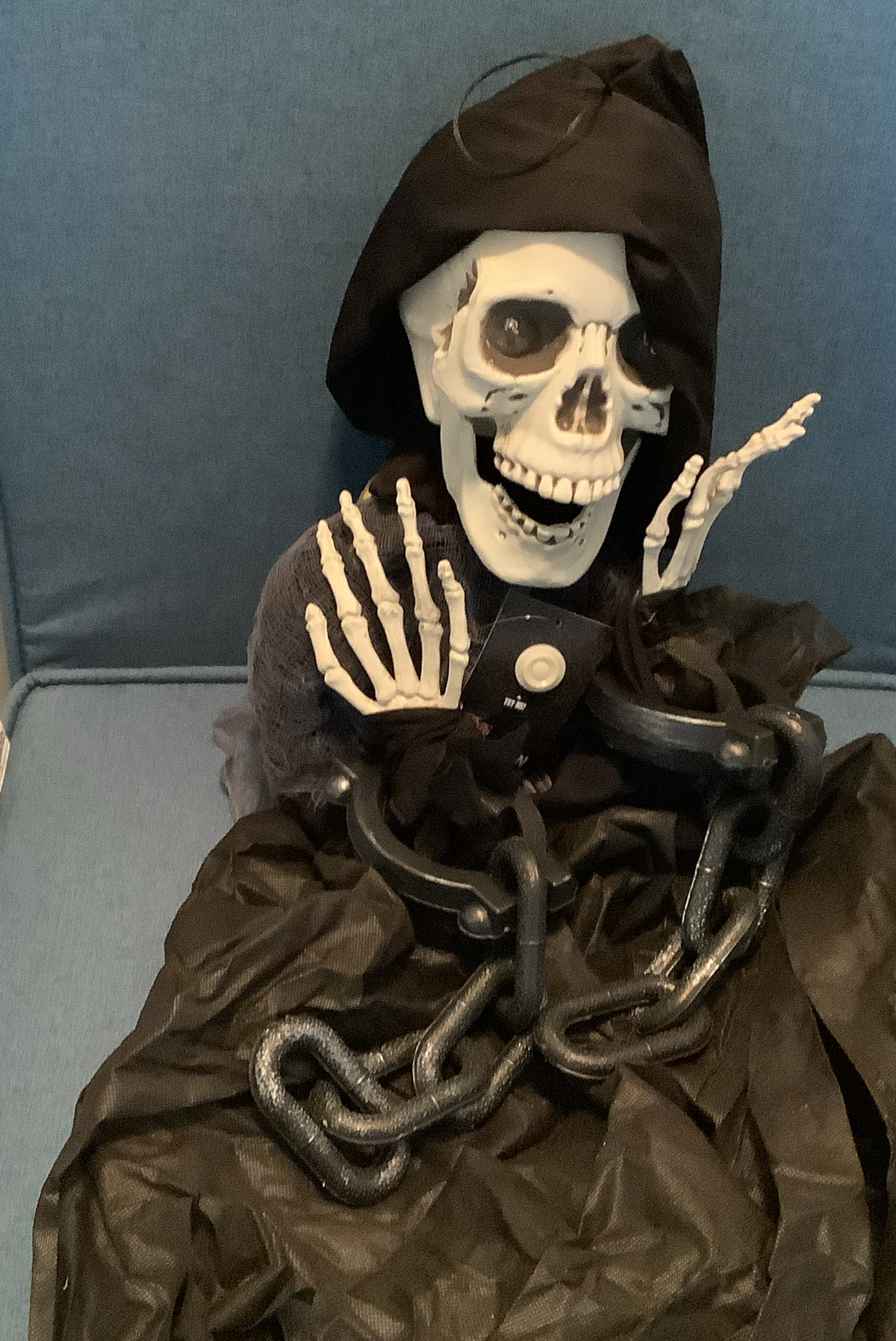 Animated Hanging Black Reaper in Chains