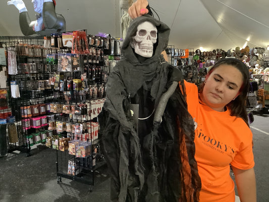 4’ LU Realistic Skull Reaper - Gray