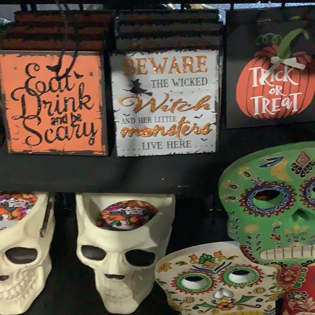 *Assorted 5.9” Halloween Sign