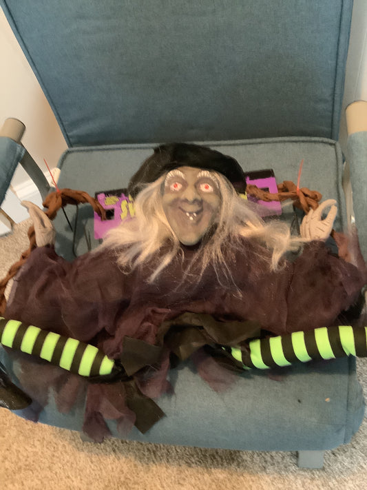Light Up Swinging Dead Witch