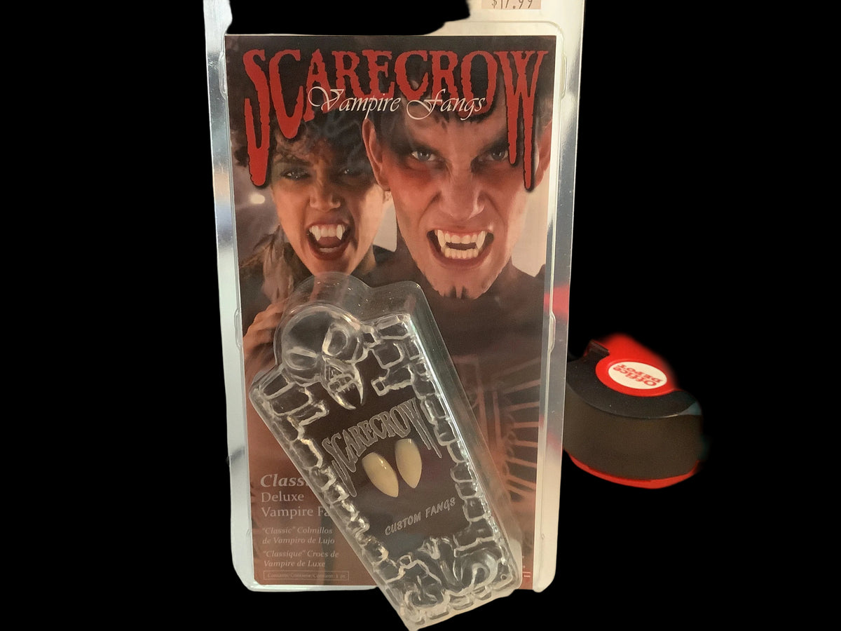 Classic Deluxe Vampire Fangs - Scarecrow