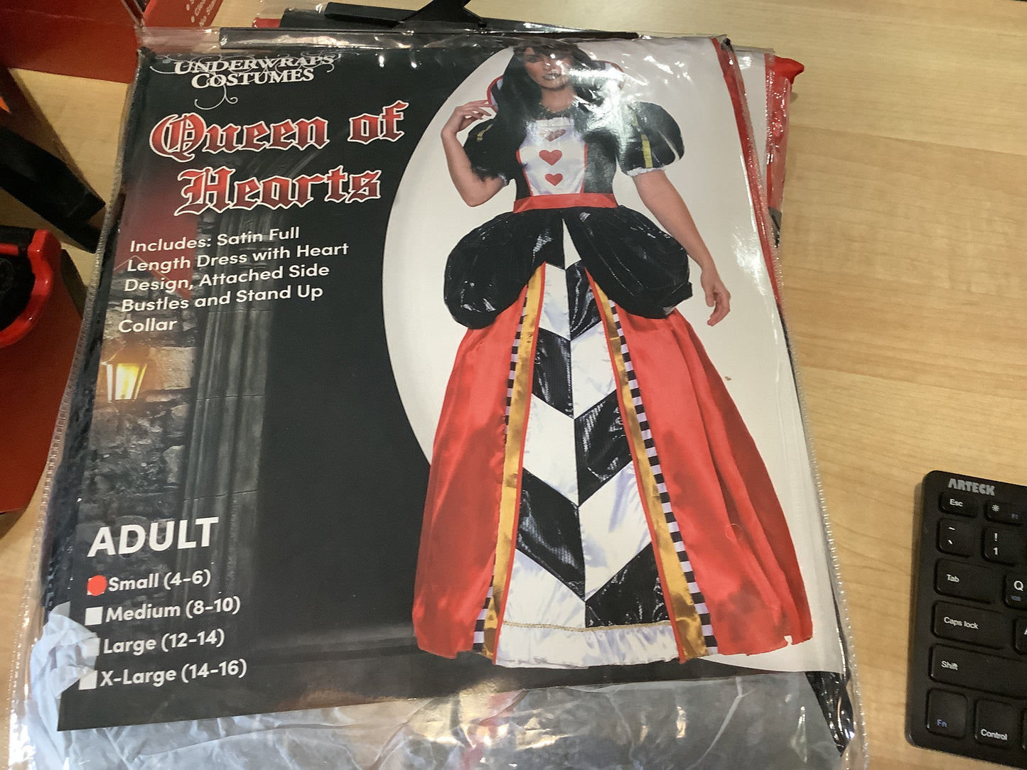 *Queen of Hearts - Adult Small (4-6)