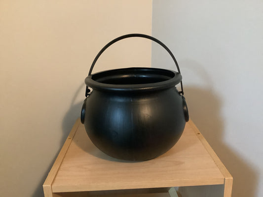 *8in. Witch Kettle (cauldron)