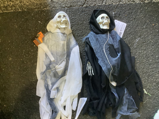 Small Hanging Shaking Light-up Skeleton - Black & White Assorted