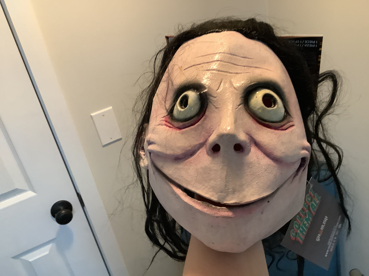Creepypasta - Momo Mask