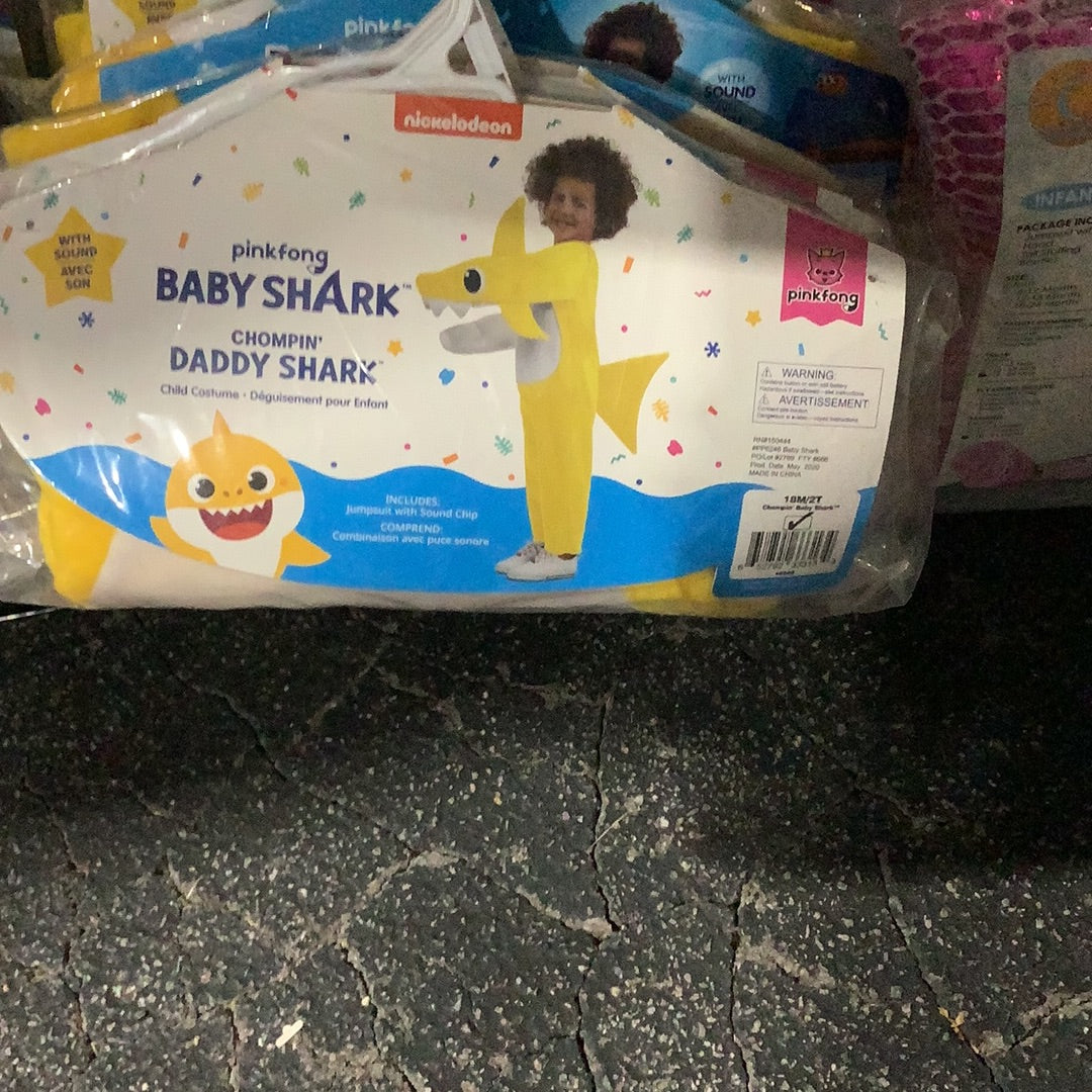 *Chompin’ Baby Shark - Pinkfong - Child