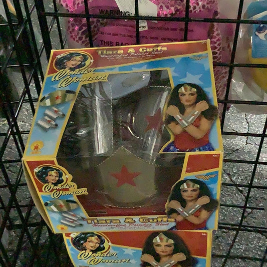 Wonder Woman Tiara & Cuffs