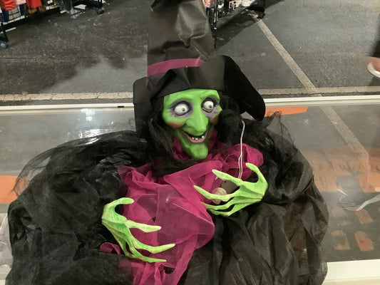 3’ Hanging LU Witch