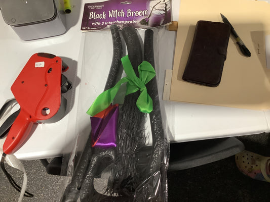 Witch Broom - Black
